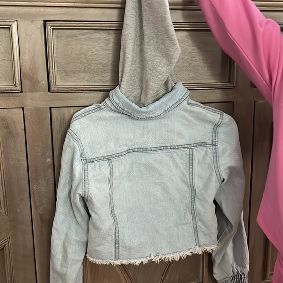 Jean jacket - Picture 2 of 3